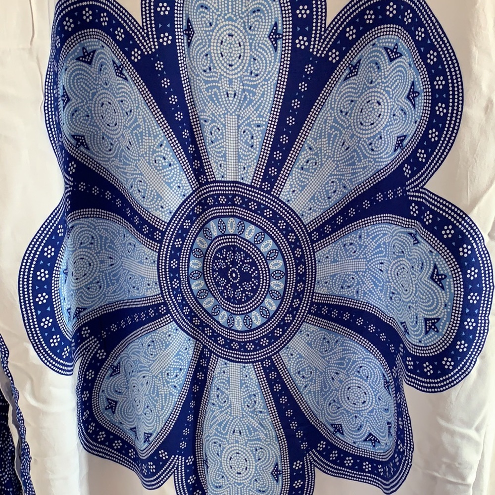 Swim cover up - Picture 2 of 4